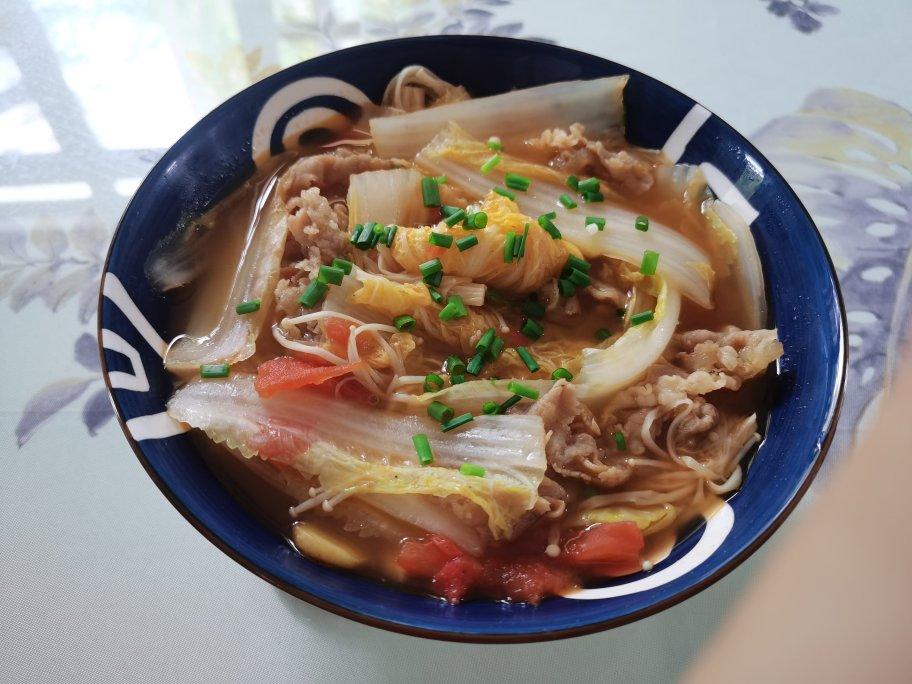 金针菇番茄肥牛卷