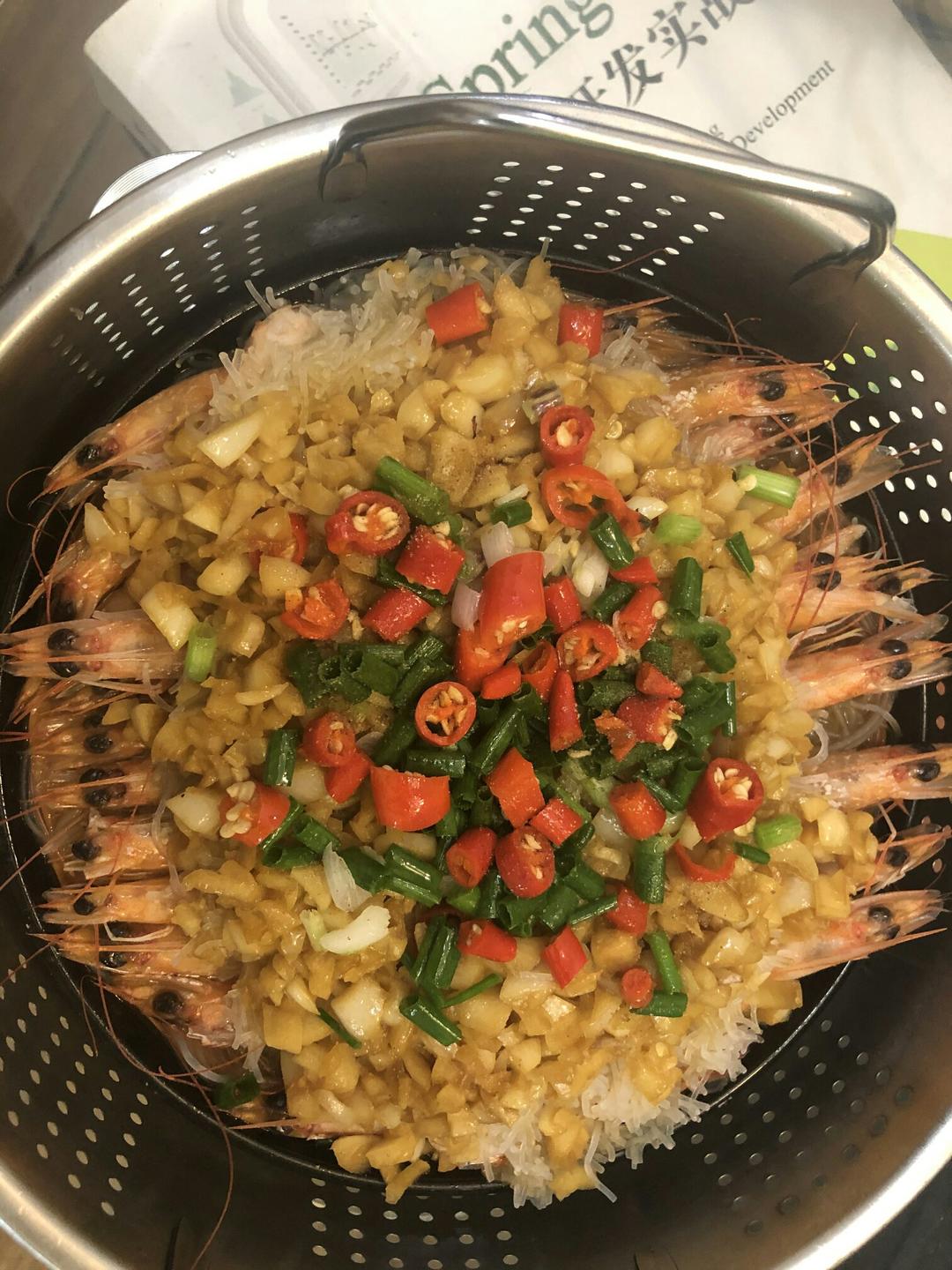 【蒜蓉粉丝蒸虾】