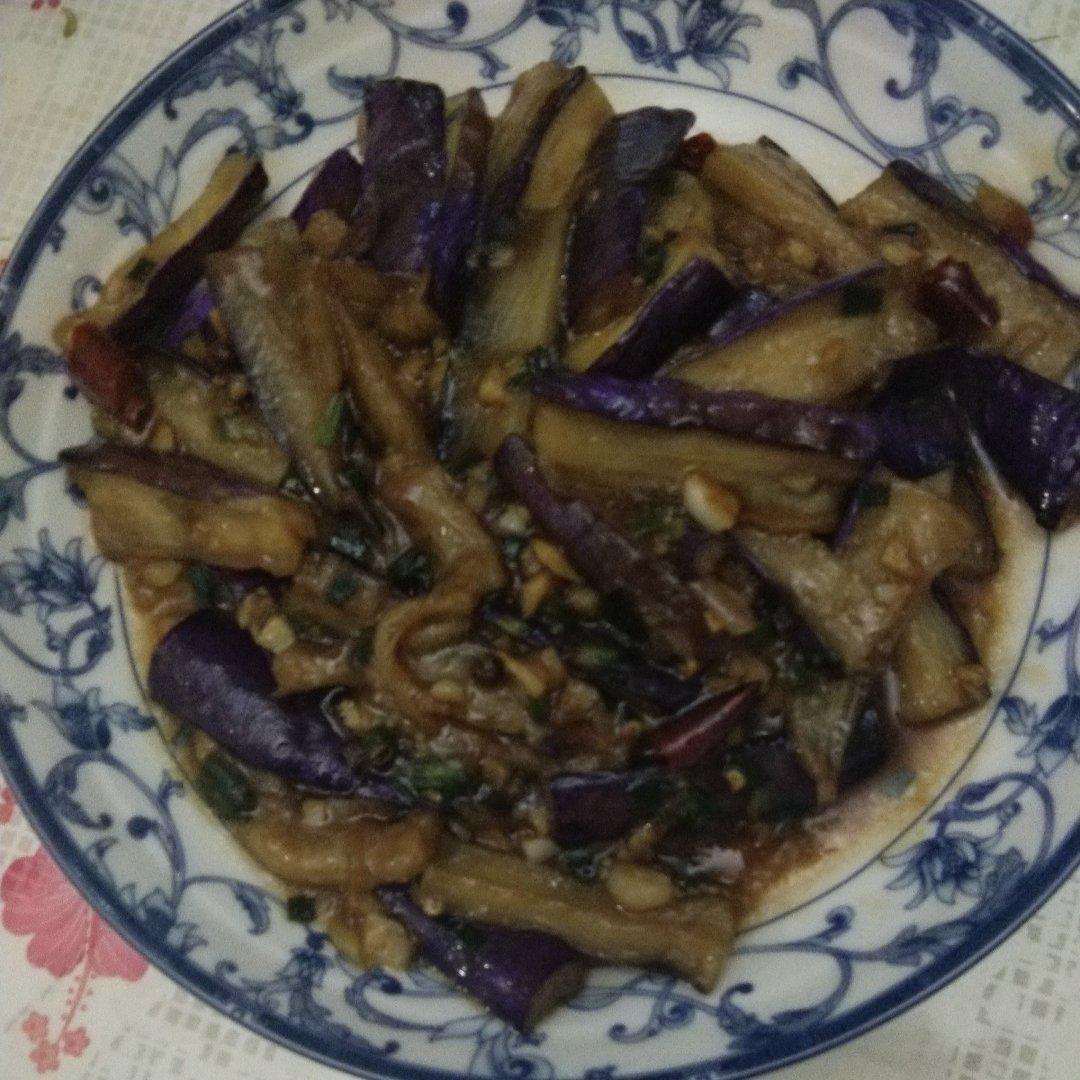 厨师长教你：“风味茄子”的家常做法，外酥里嫩味道很赞，收藏了