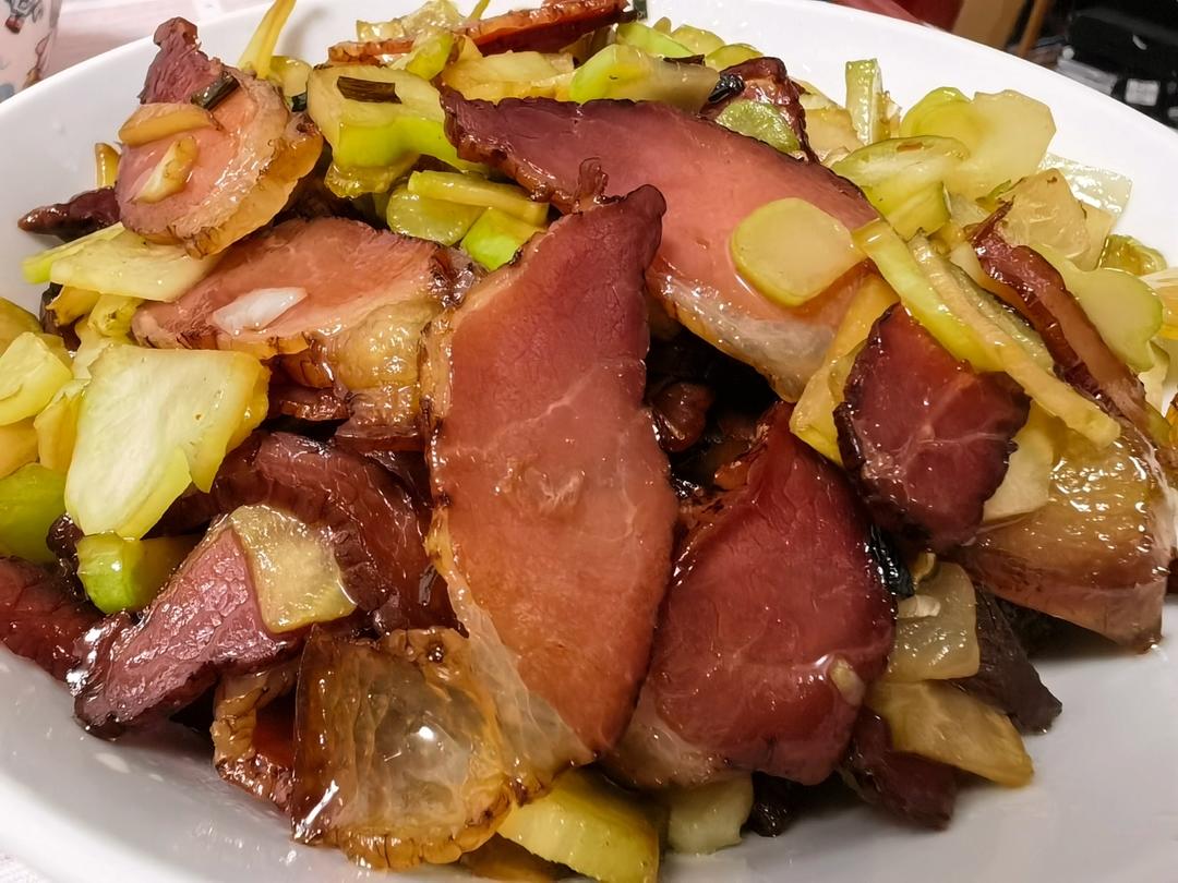 腊肉炒有机花菜