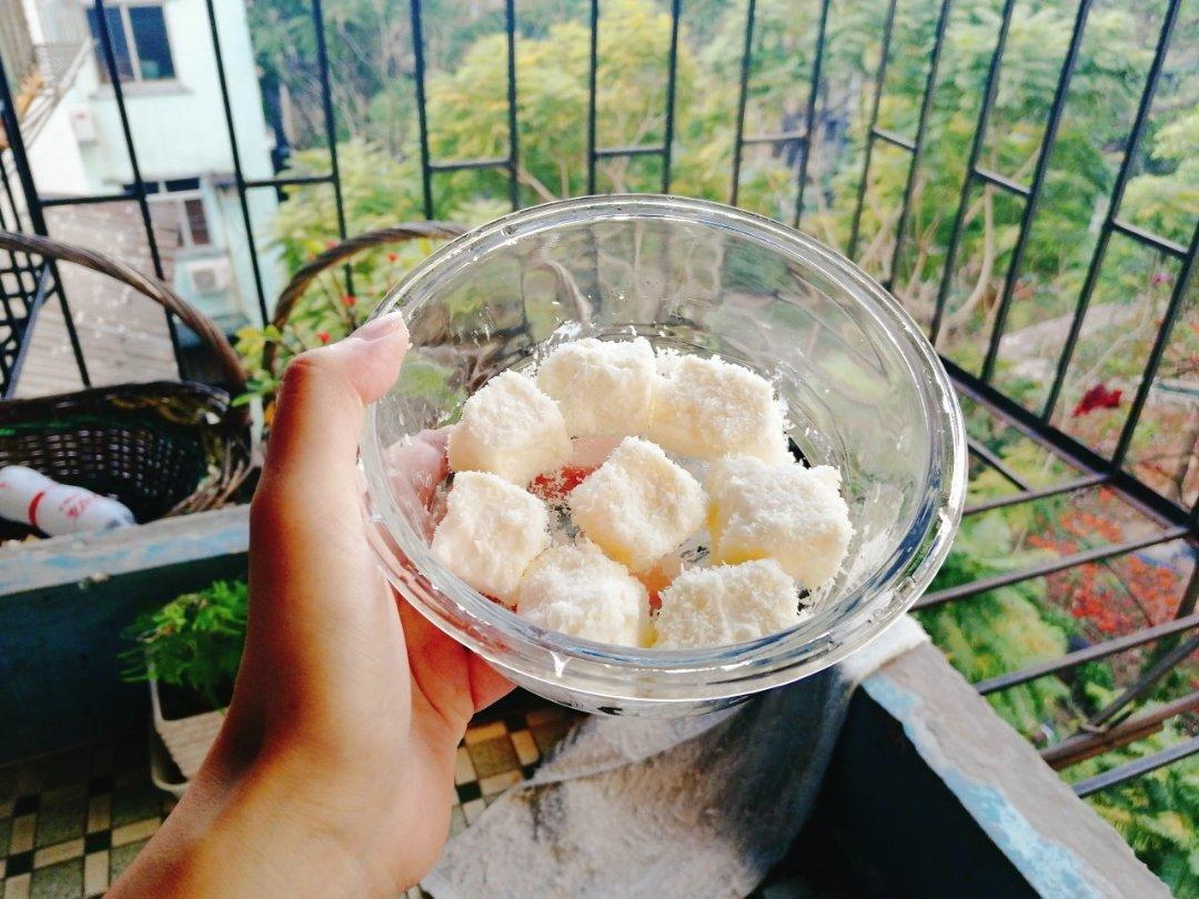 完胜85度C牛奶椰丝小方