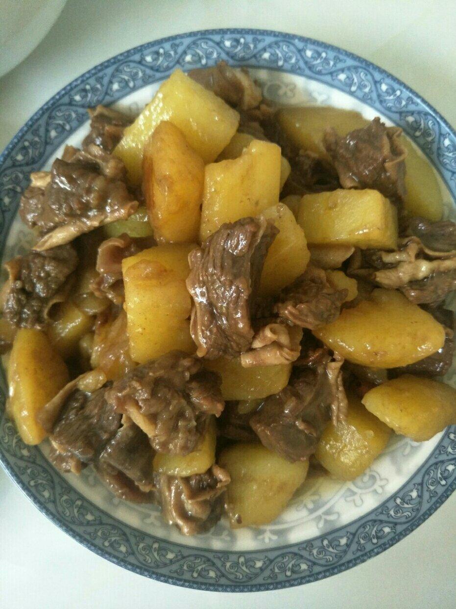 土豆烧牛腩