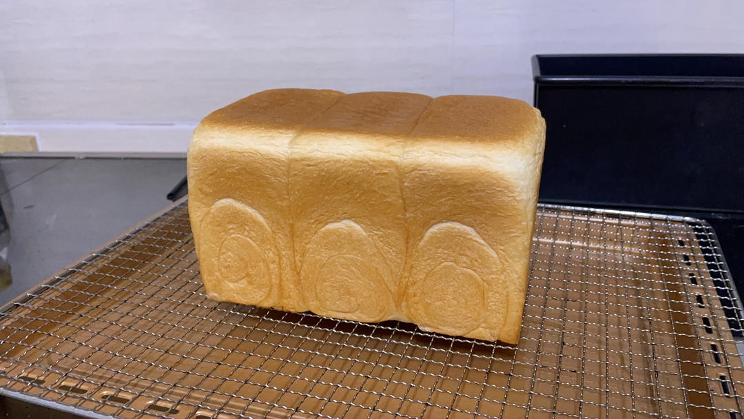 《Tinrry+》软绵绵的白吐司