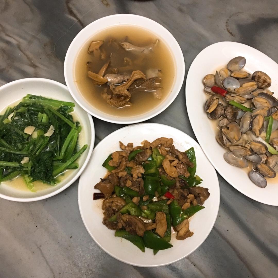 香菇炖鸡汤
