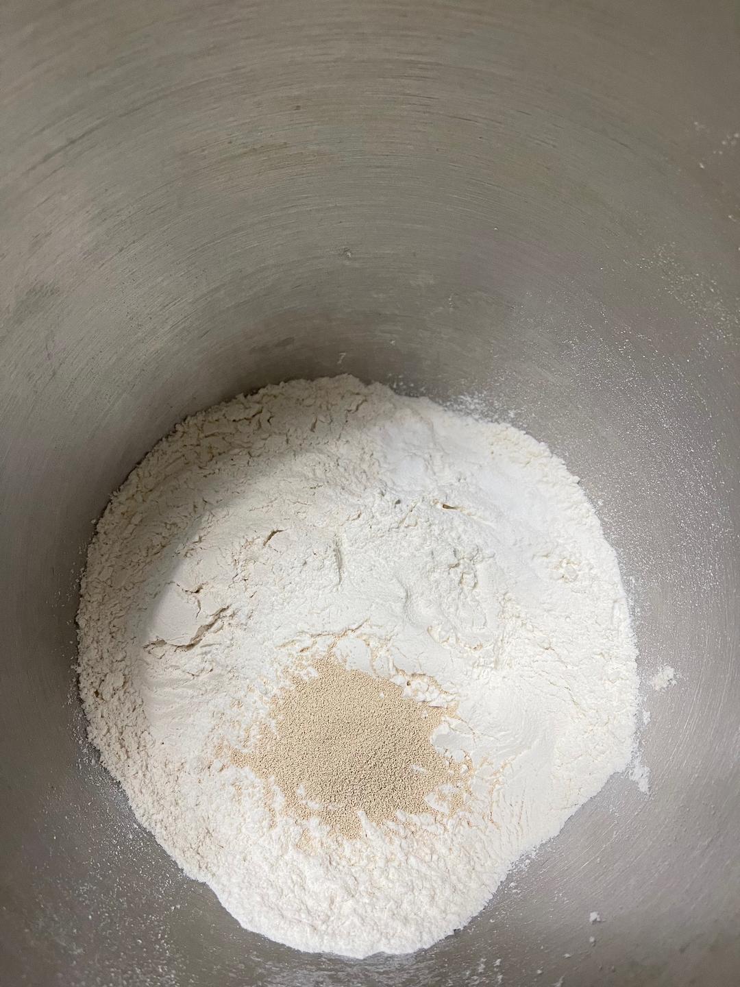 纯奶手撕吐司的做法 步骤1