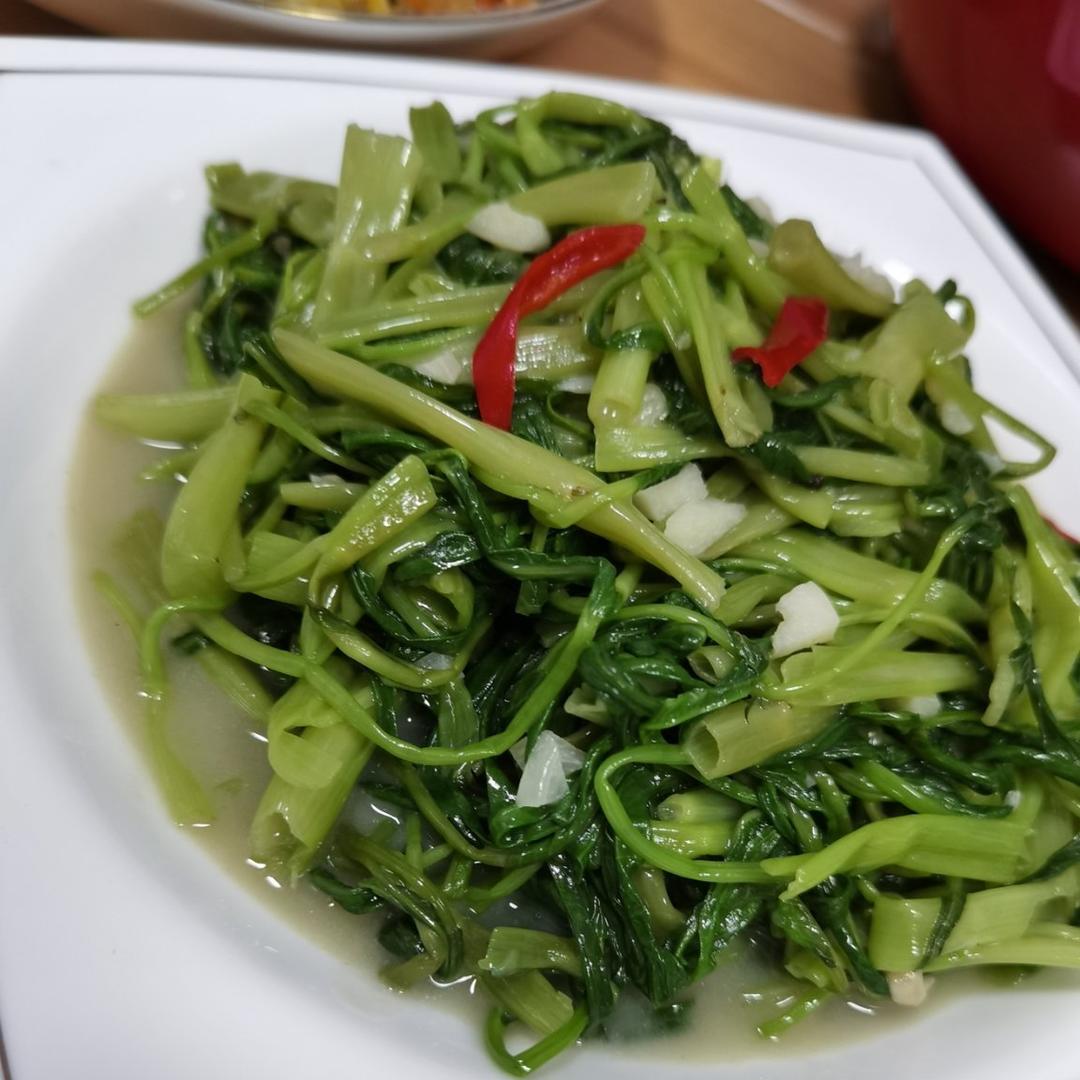 广东大排档风味椒丝腐乳炒空心菜