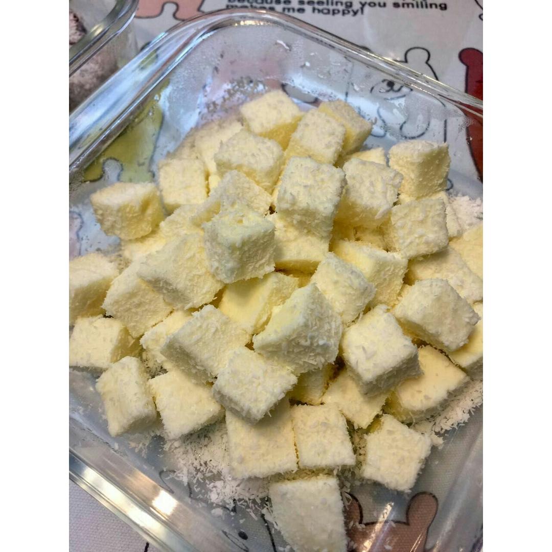 完胜85度C牛奶椰丝小方