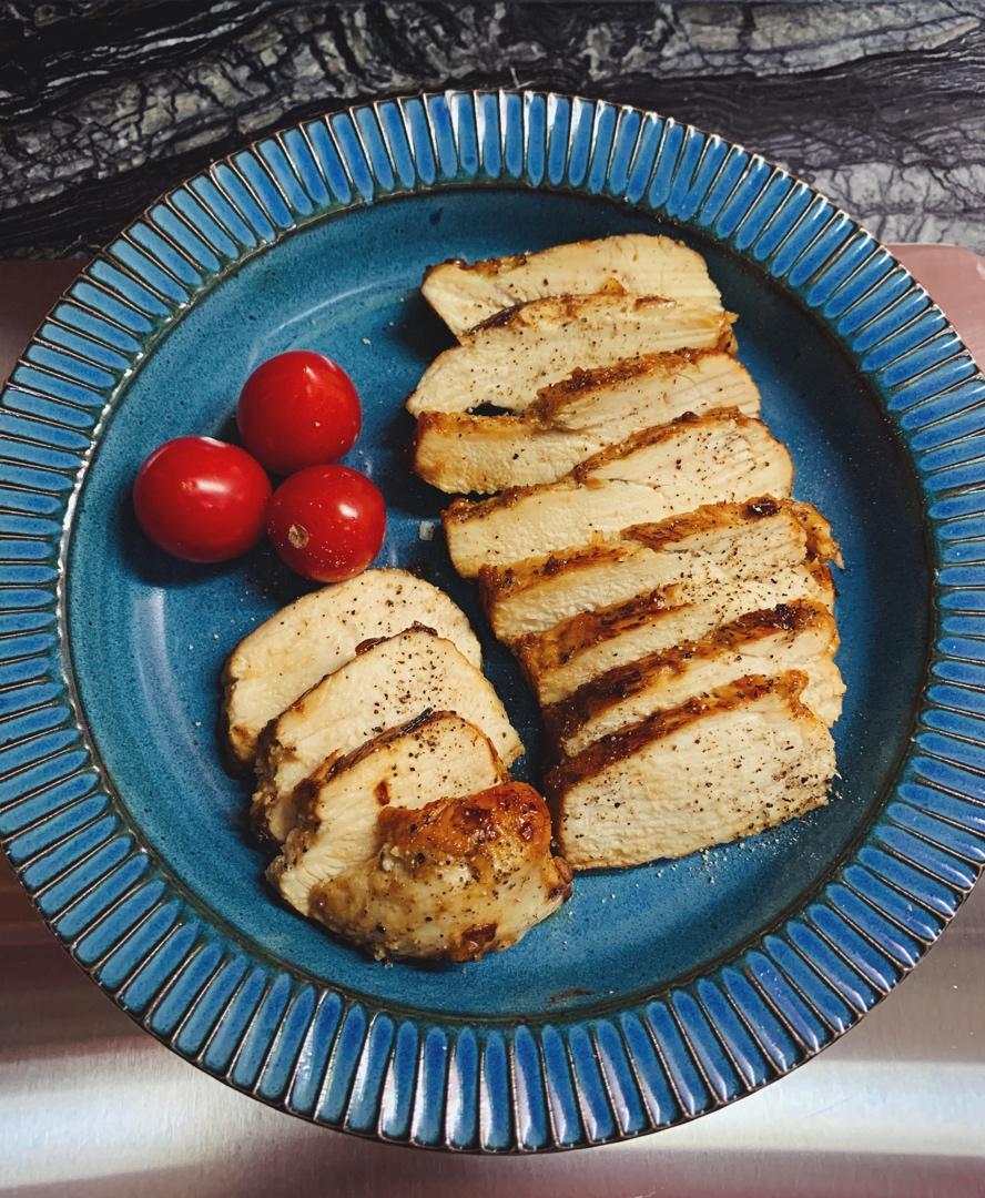 酷炫屌炸天好吃的煎鸡胸肉（香蒜蜂蜜煎鸡胸肉）