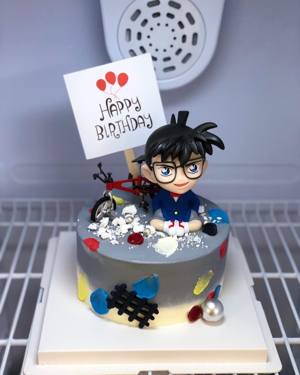 展颜11做的柯南卡通蛋糕