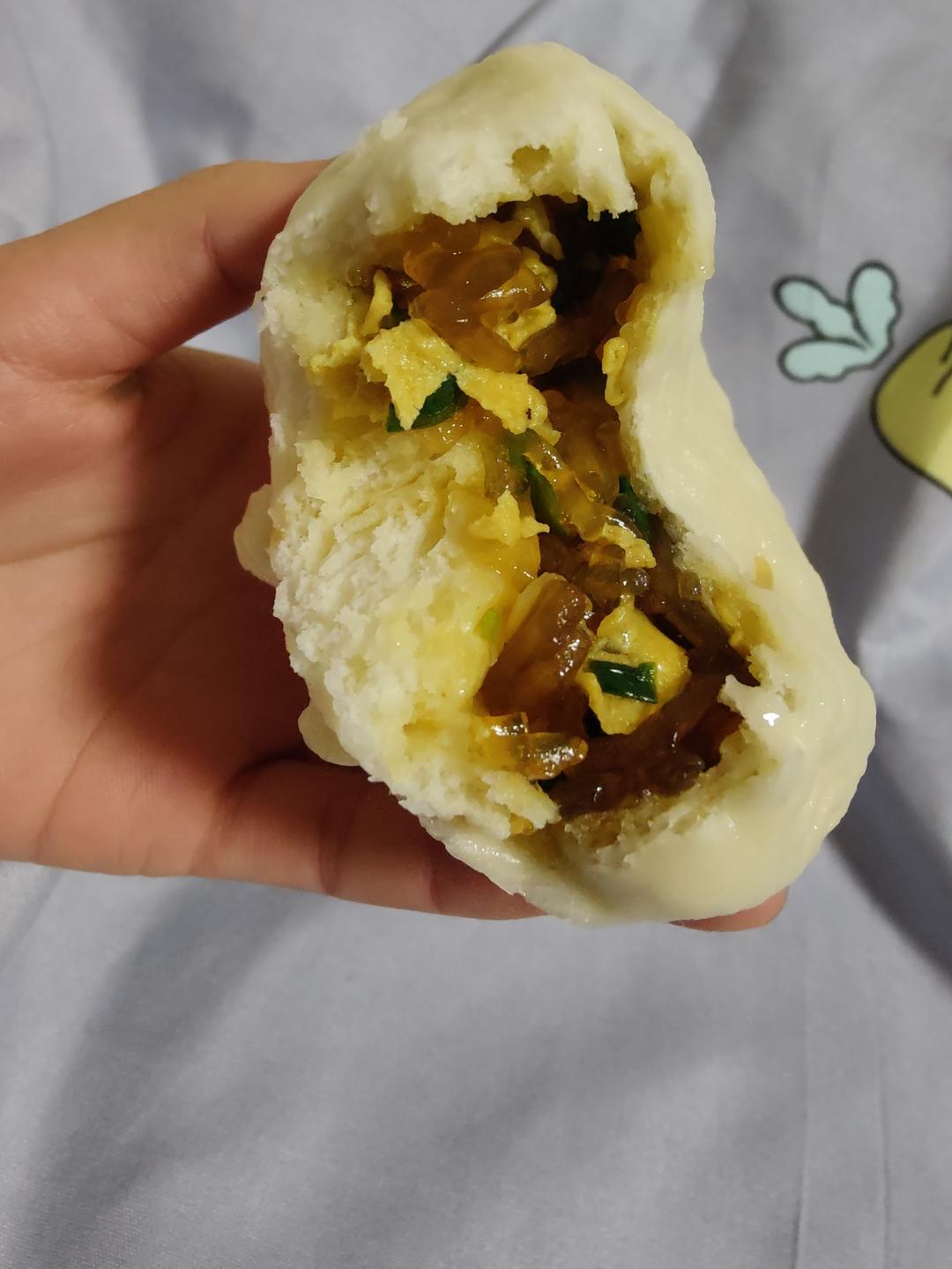 韭菜木耳鸡蛋包子