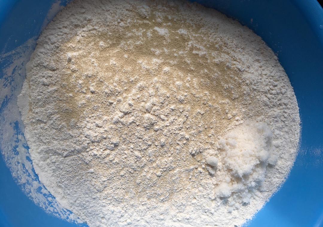 纯奶手撕吐司的做法 步骤1