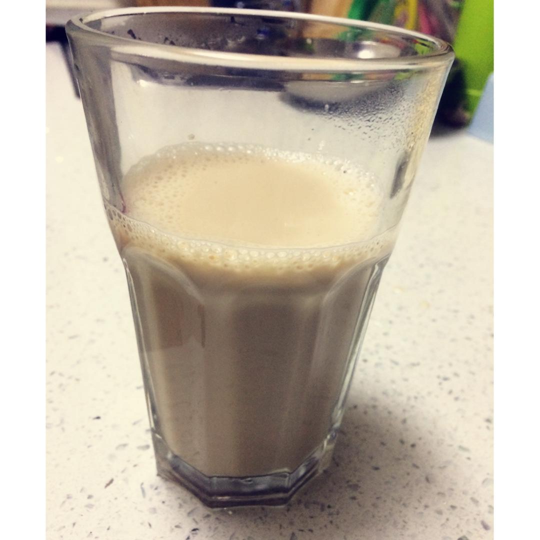 浓浓的锅煮奶茶