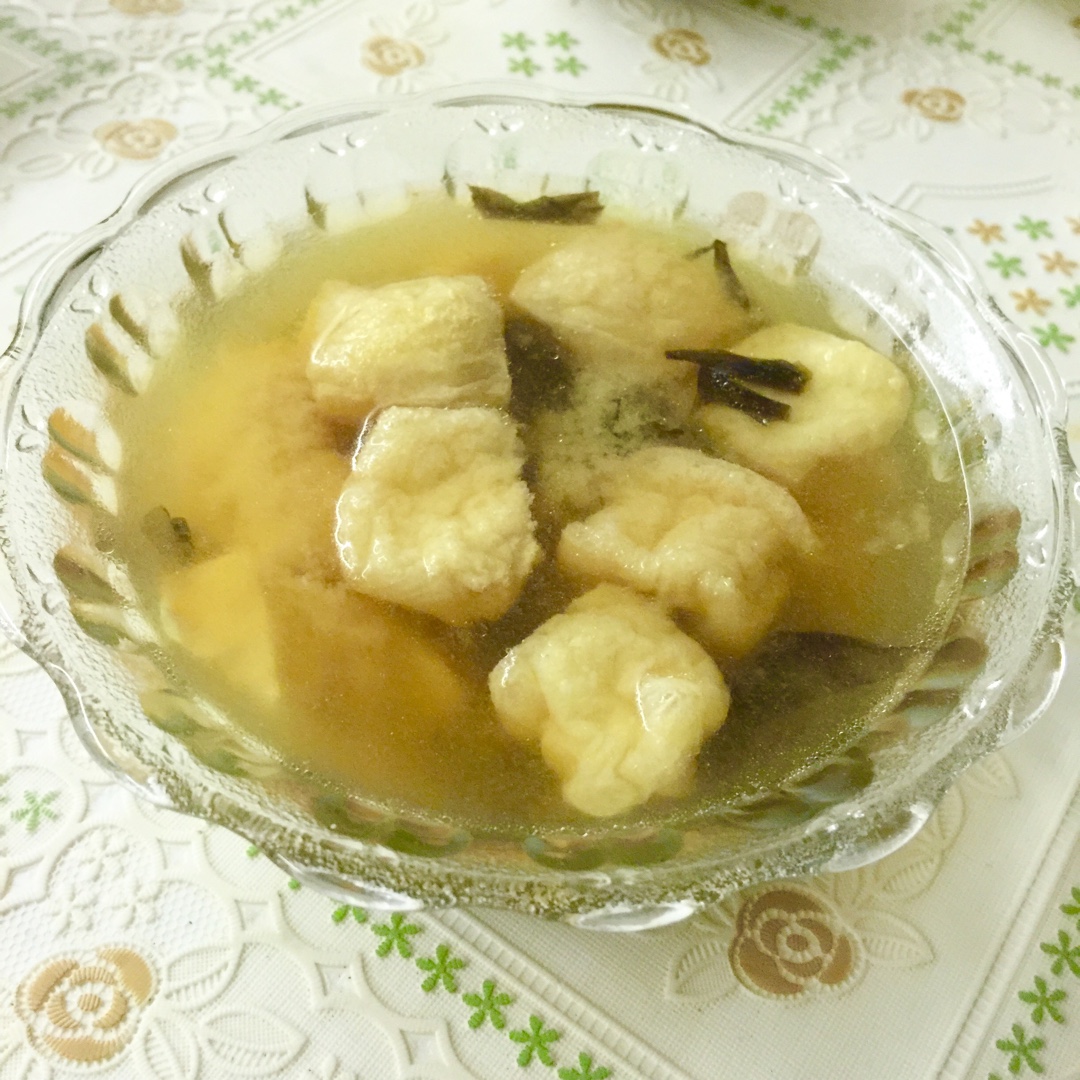 豆腐裙带菜味噌汤