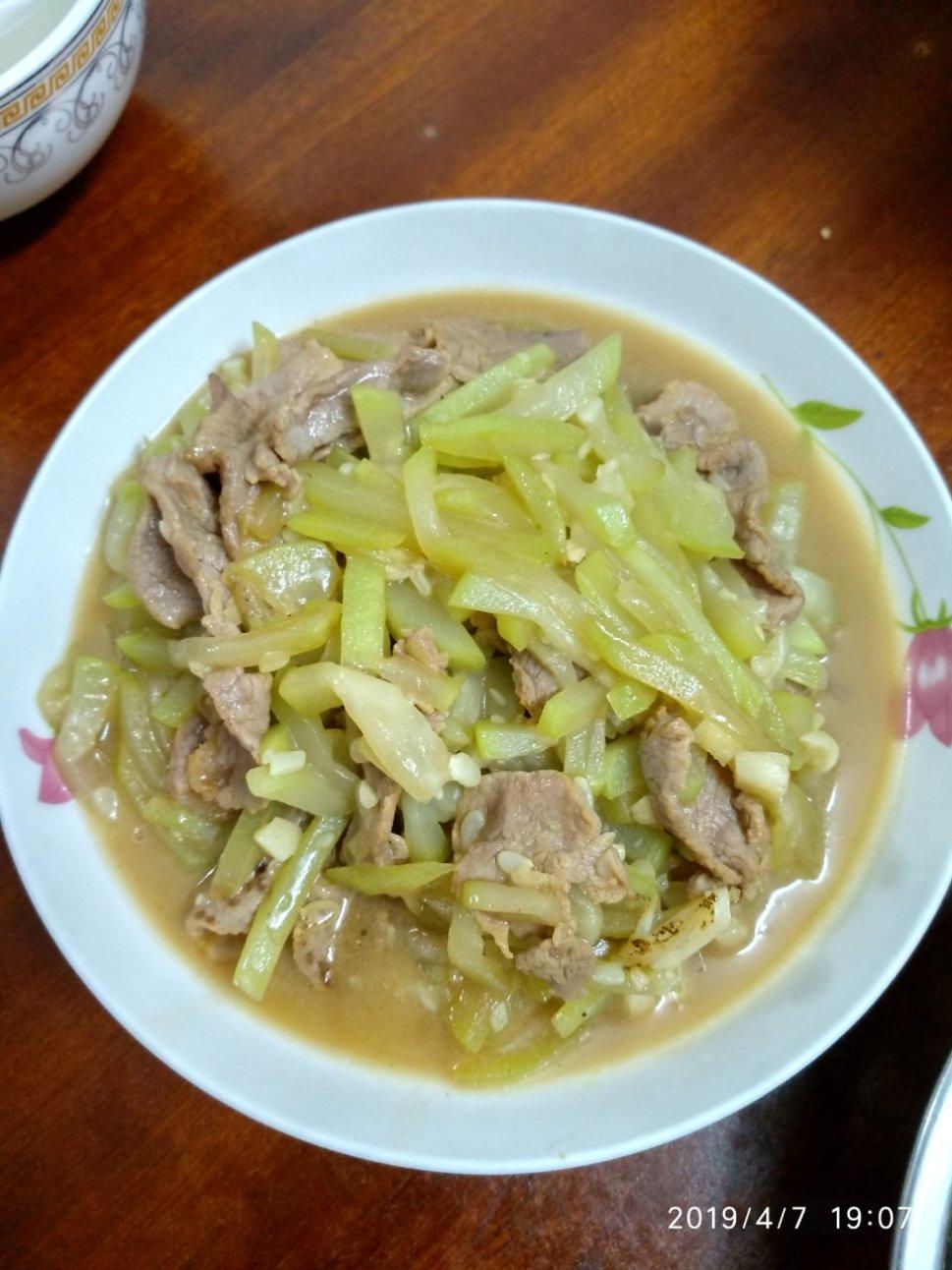 葫芦瓜炒肉片