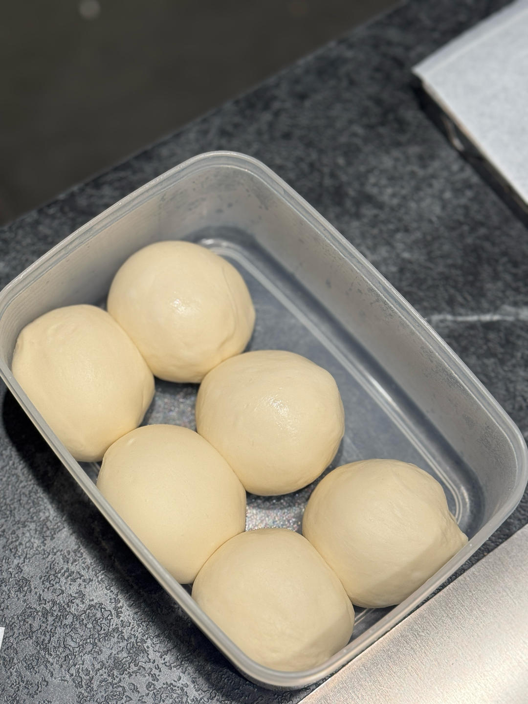 更适合大众口味，肉松芝士软贝果