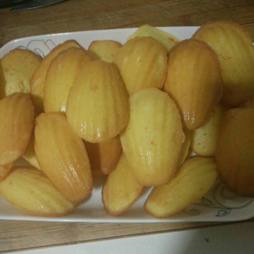 玛德琳（蓝带方）