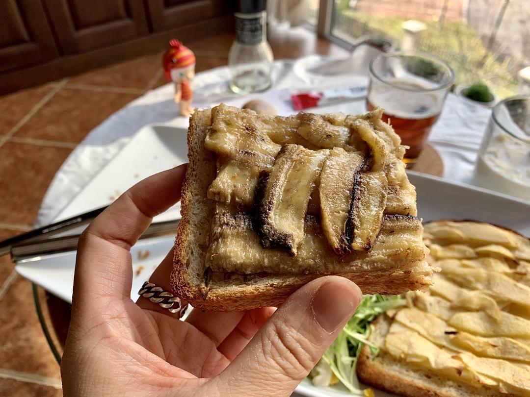 酥脆香甜的黄油香蕉烤吐司