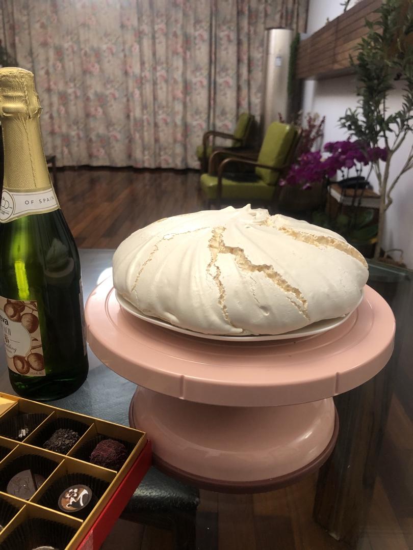 Pavlova帕弗洛娃-奶油蛋白饼