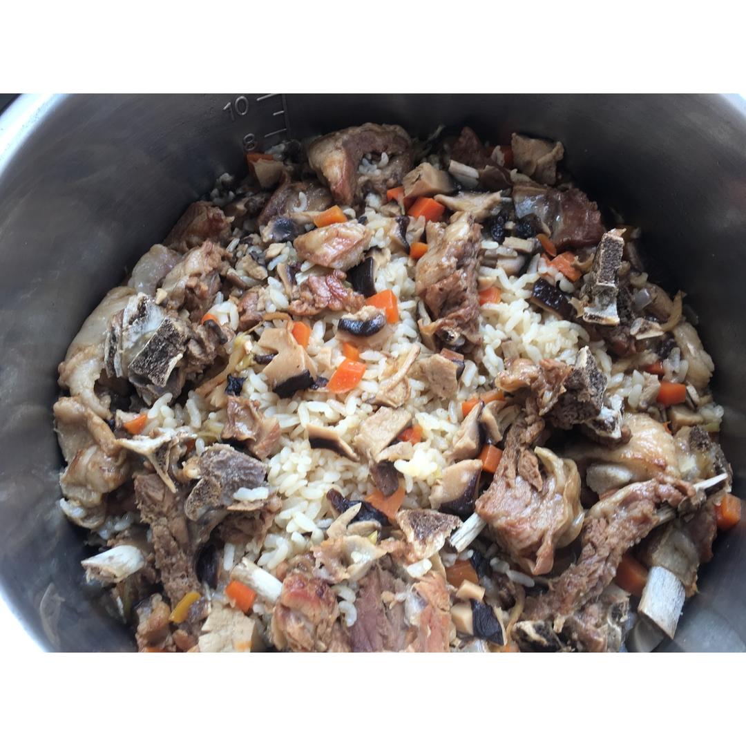 喷香排骨焖饭（爆好吃）