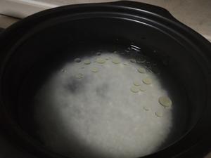 牛肉鲜虾砂锅粥的做法 步骤2