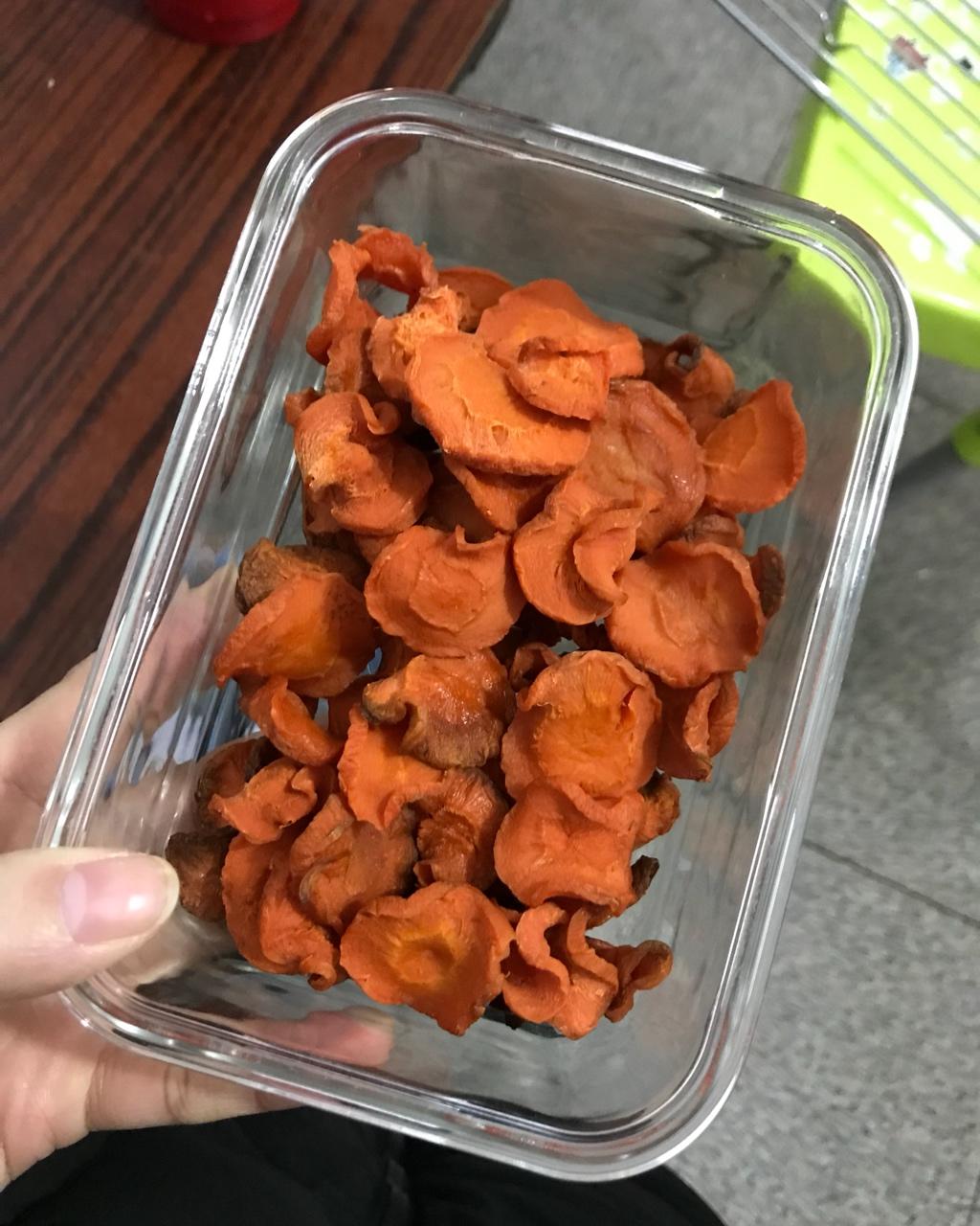 依照子瑜妈妈的方子制作的胡萝卜干，给宝宝当零食