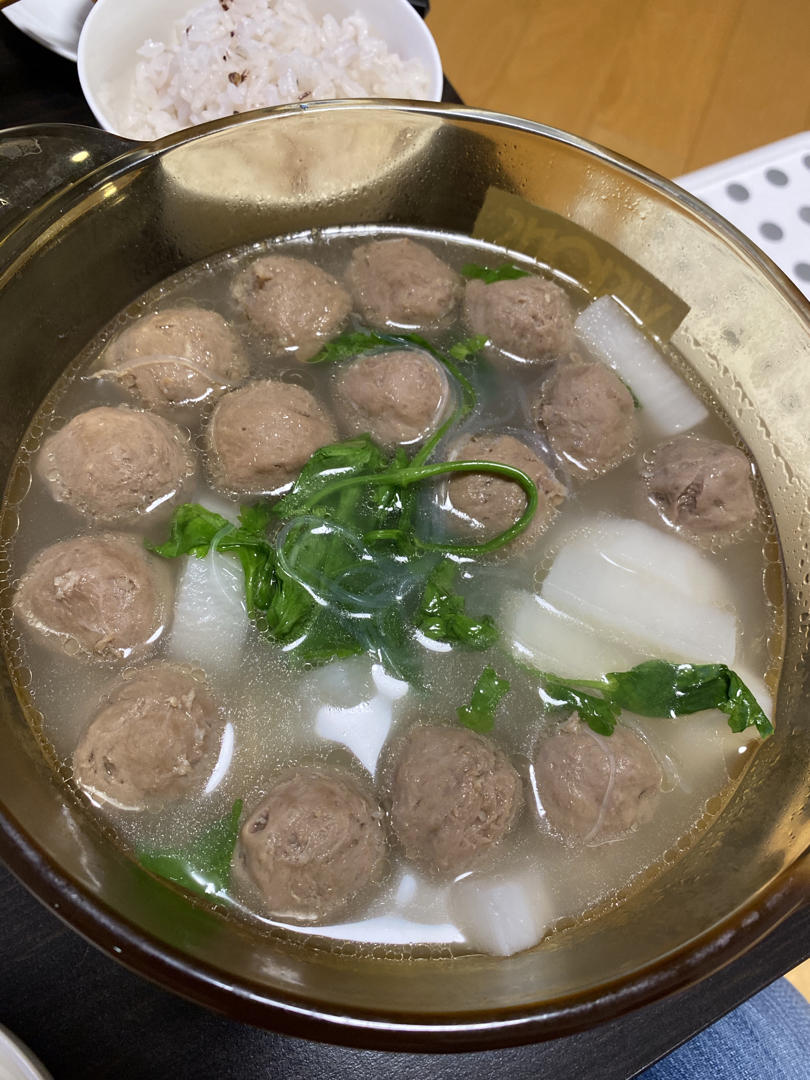 超Q弹！花几分钟给自己煮了一锅萝卜牛丸汤，牛肉丸爆汁弹牙