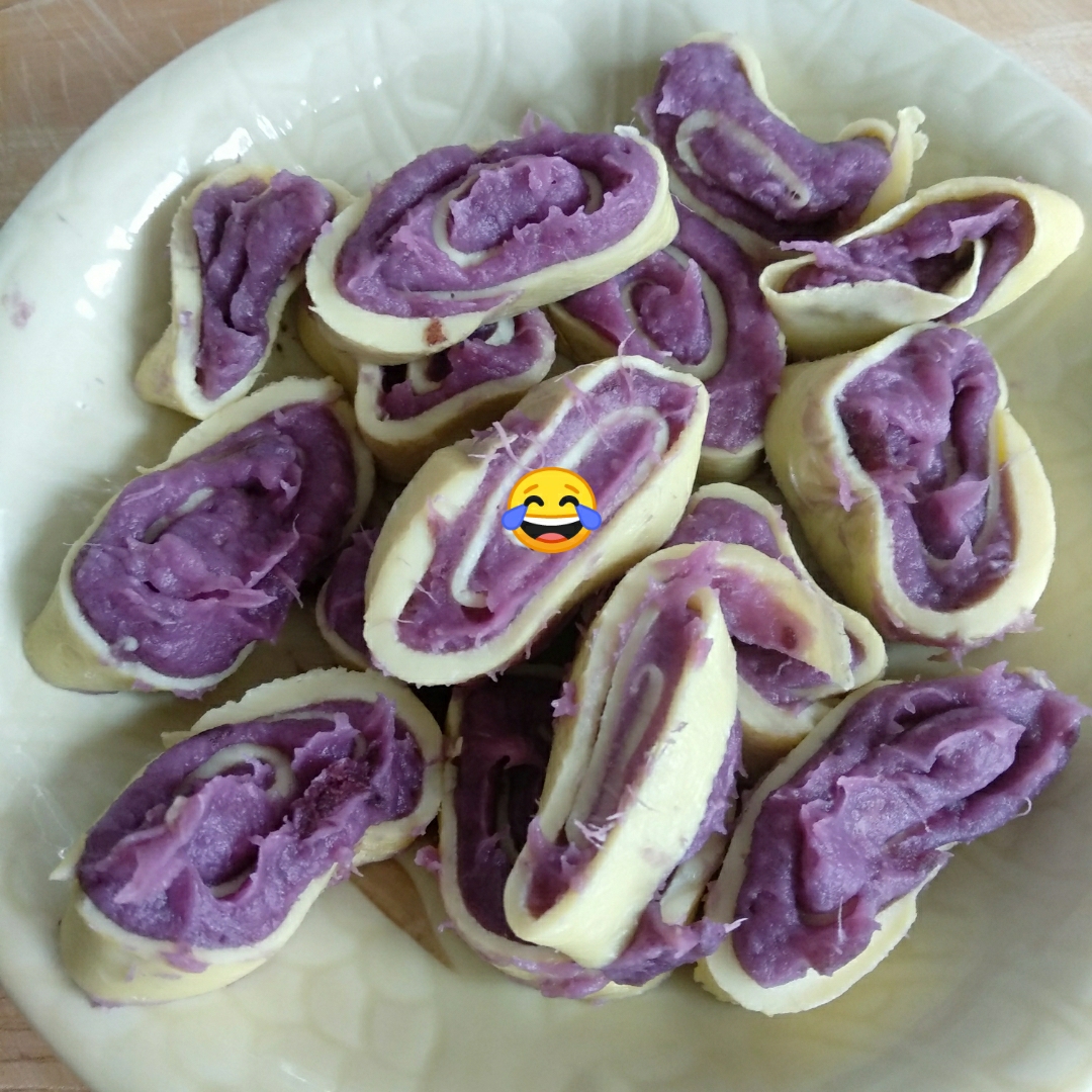 超级简单的香芋紫薯蛋卷的做法