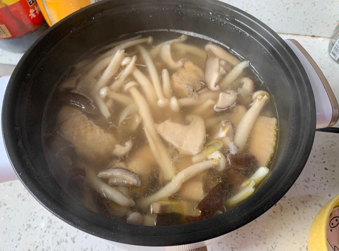 鲜得掉眉毛的菌菇鸡汤