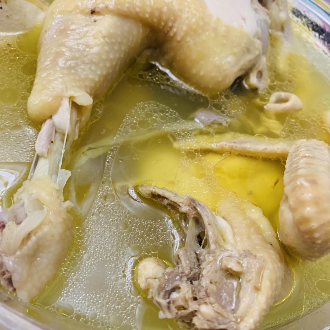 灵芝蕈油鸡汤的做法