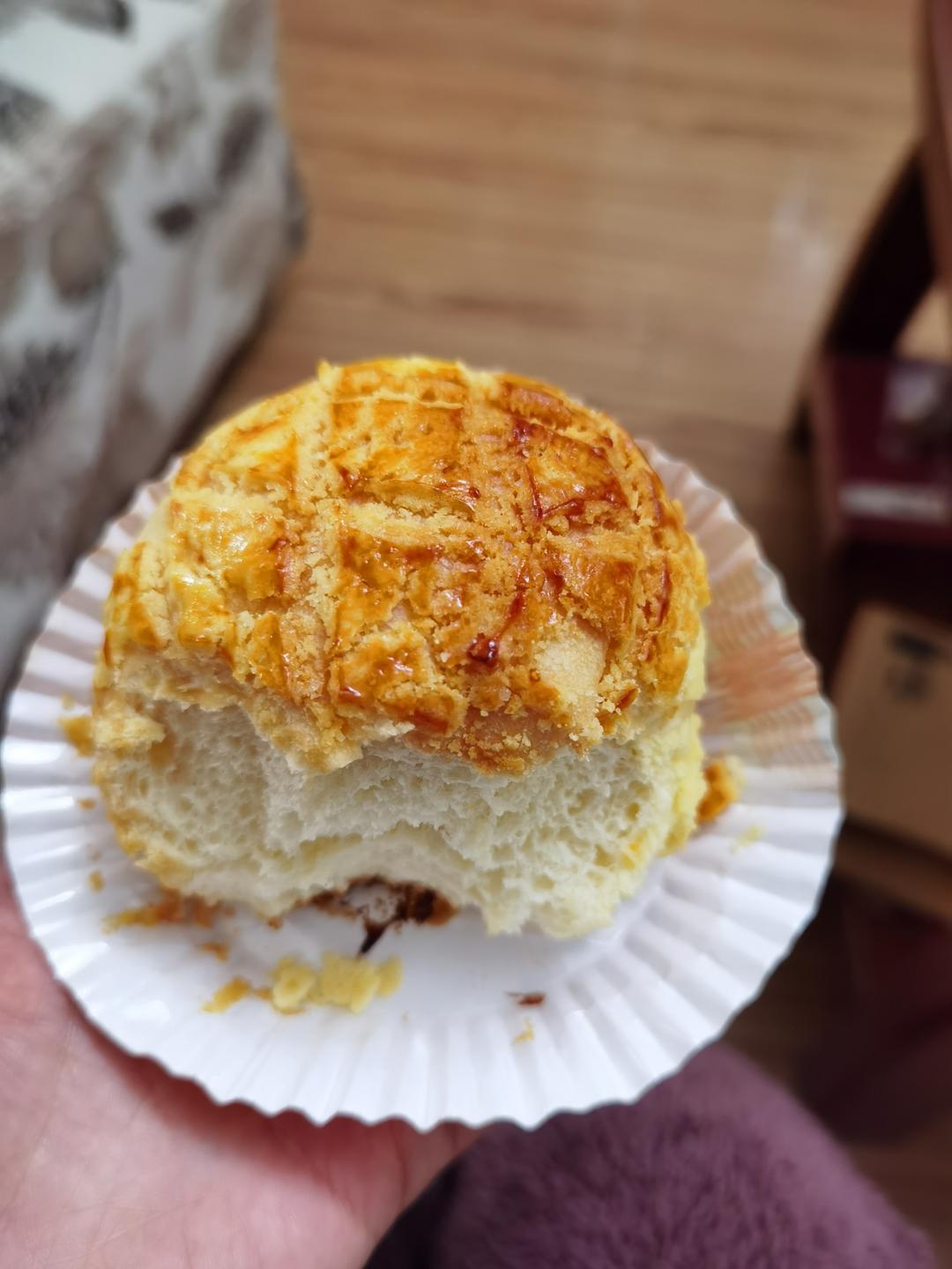 好吃到炸裂的港式菠萝包（附带制作酥皮的小视频）