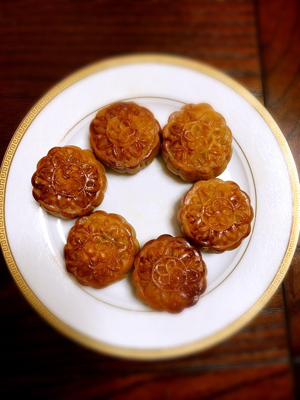 广式月饼——蛋黄莲蓉月饼