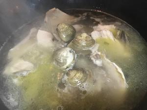 花蛤鲈鱼汤的做法 步骤6