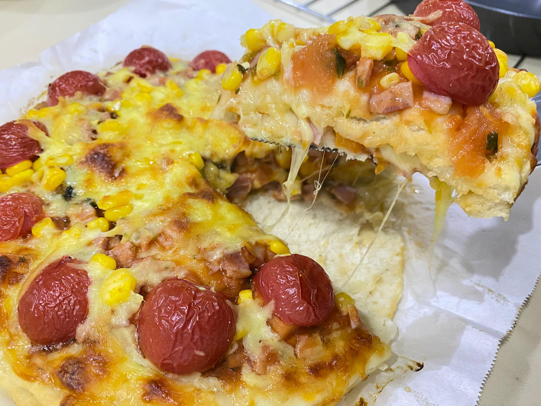 含宣软饼皮做法、自己在家也能做出馅料十足、超拉丝的美味诱人披萨