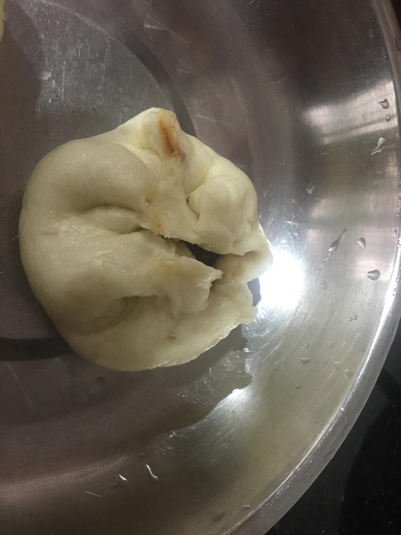 云朵般松软爆浆蜜汁叉烧包