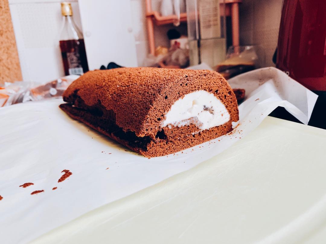 超浓郁卷不裂的巧克力蛋糕卷