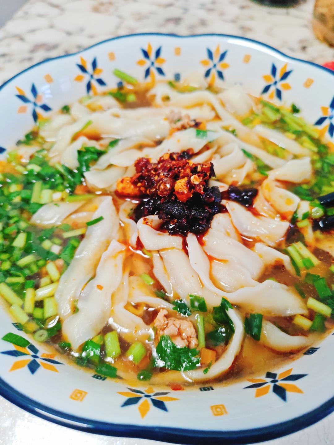 酸酸辣辣素臊子面