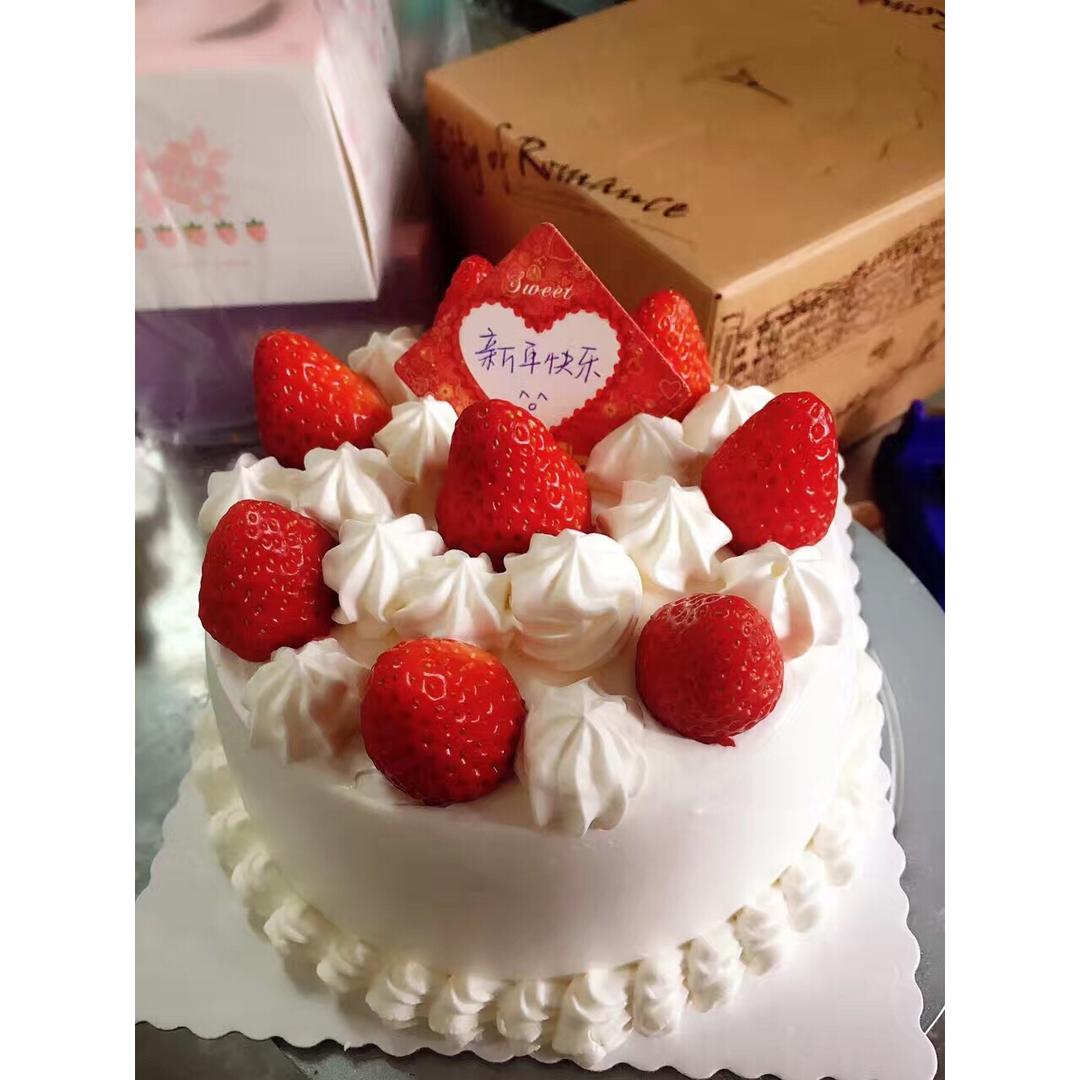 鲜奶油草莓蛋糕