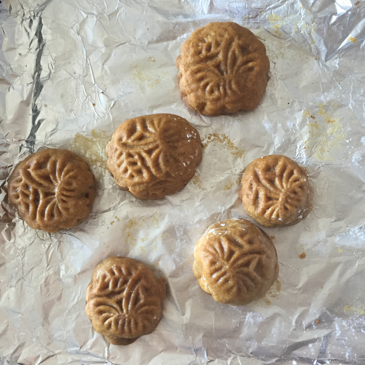 广式月饼－－蛋黄豆沙月饼
