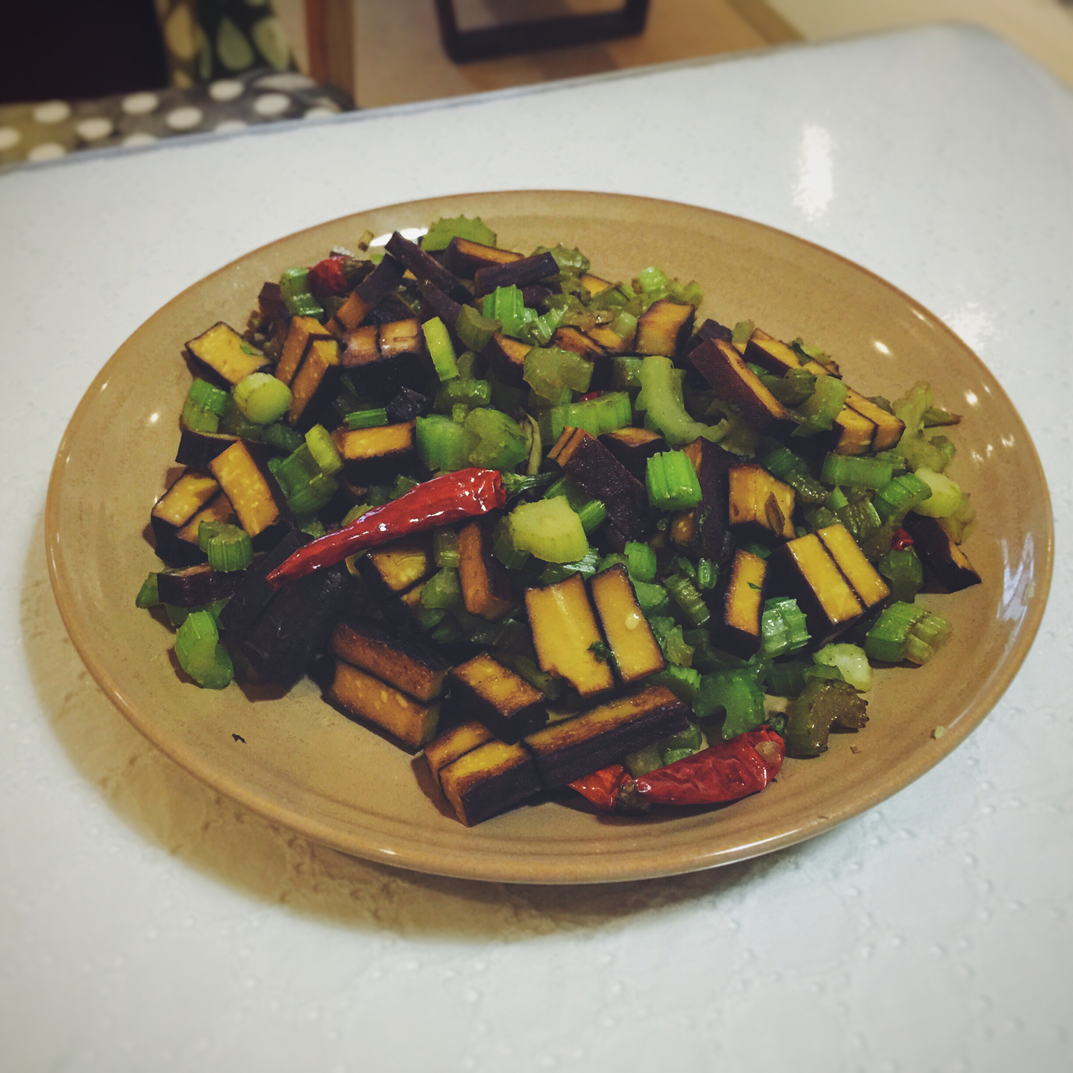 素菜：芹菜炒豆腐干