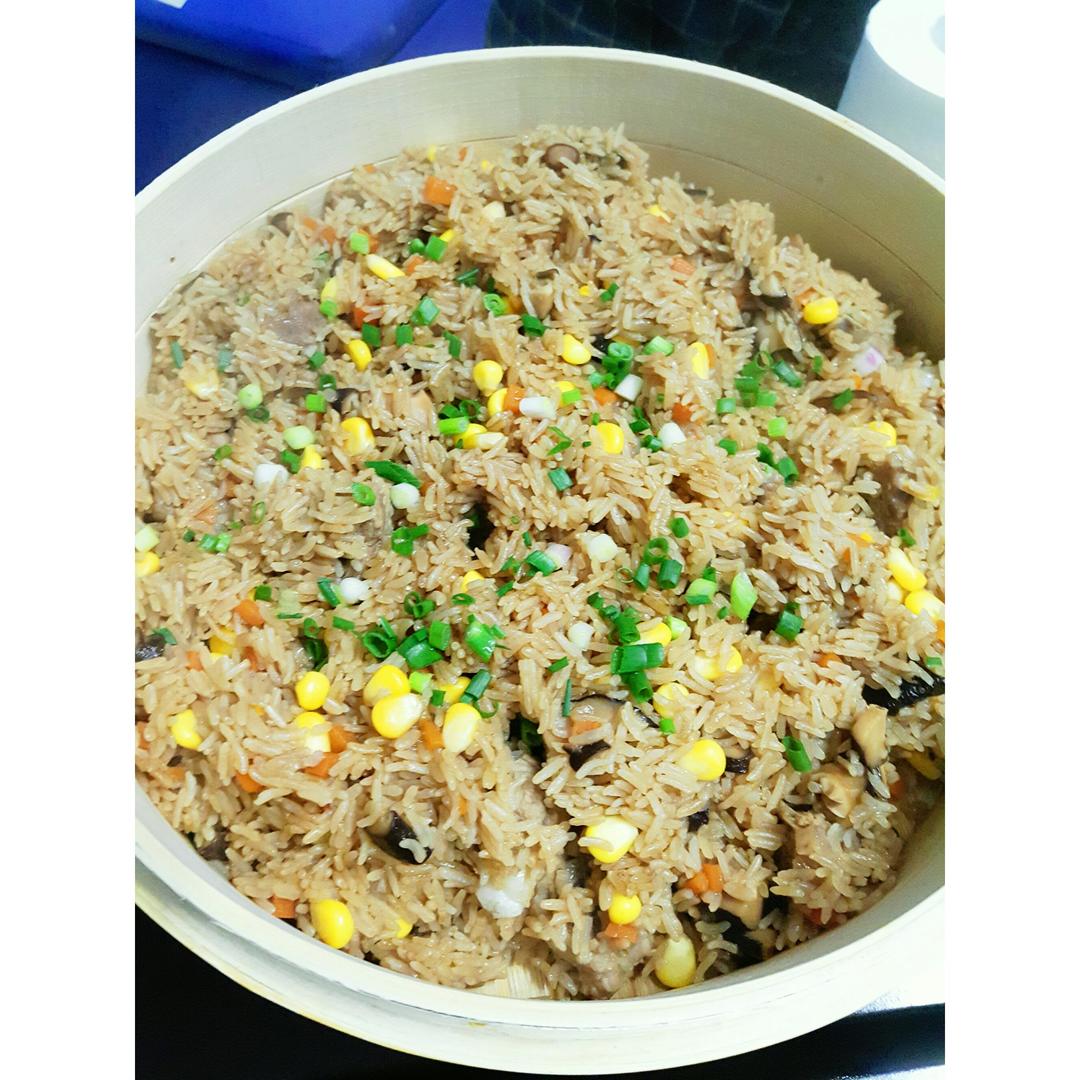 喷香排骨焖饭（爆好吃）