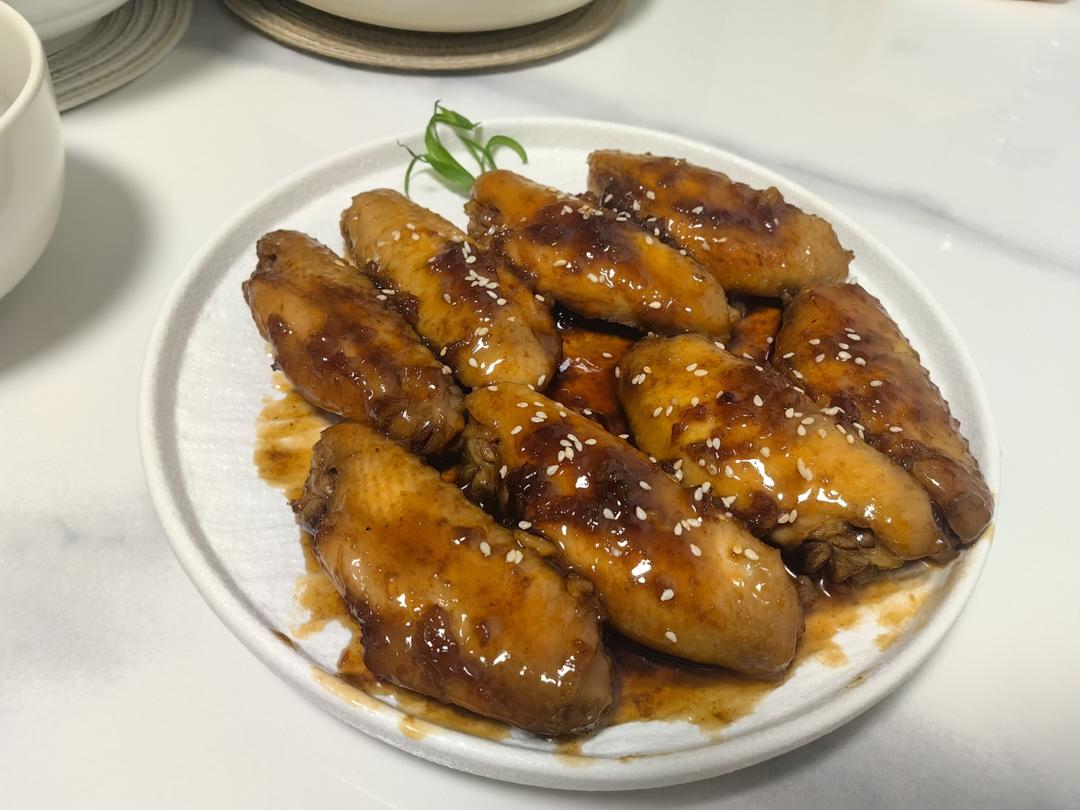 厨师长教你：“可乐鸡翅”的家常做法，味道鲜嫩可口，先收藏起来