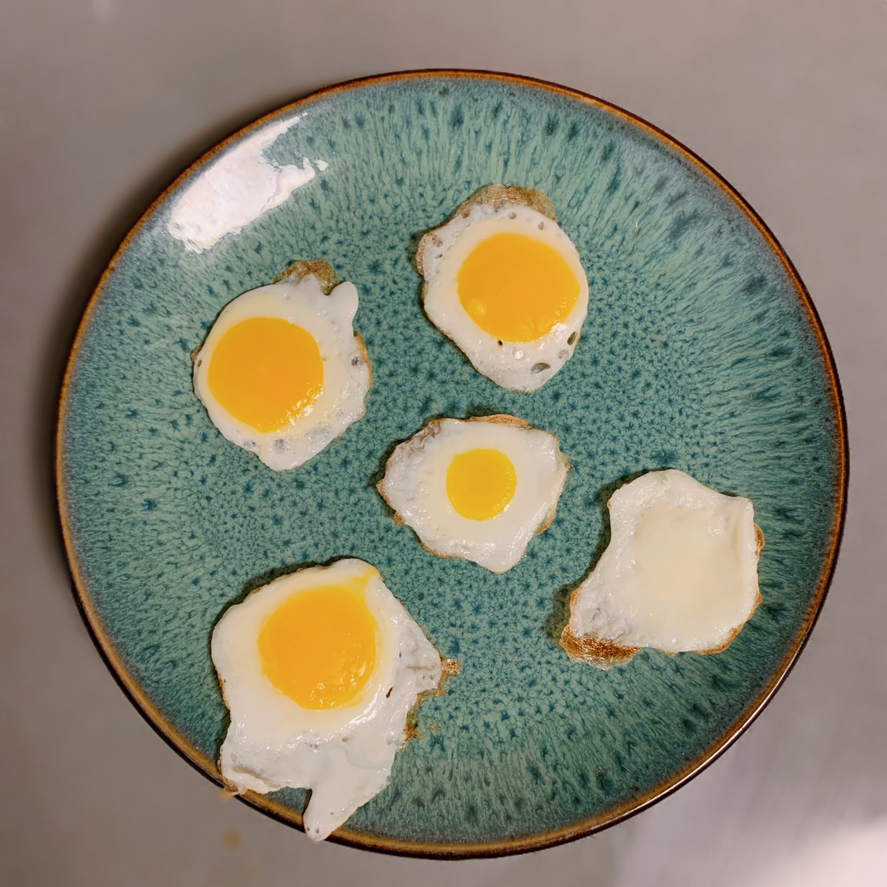 一变五的半熟煎蛋（快手早餐）的做法