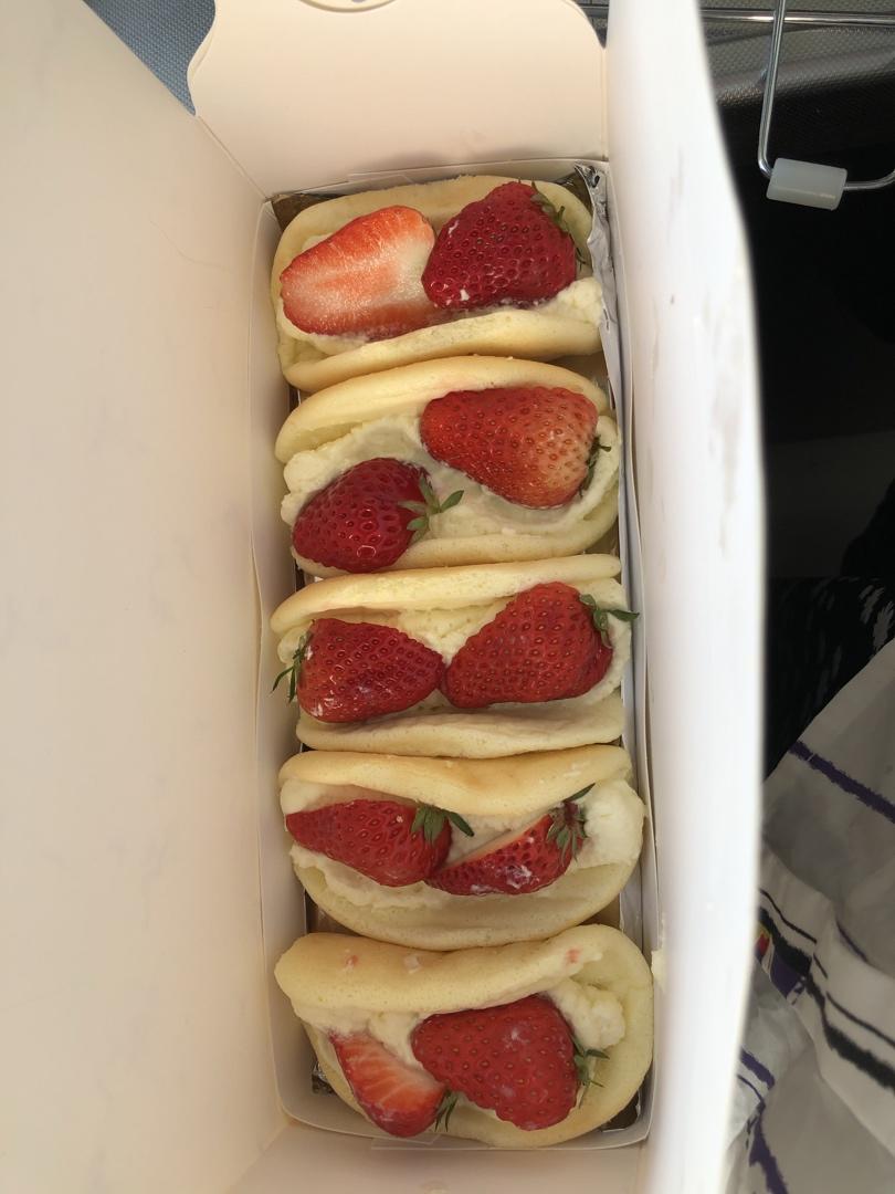 草莓抱抱蛋糕卷、附上详细花边挤法