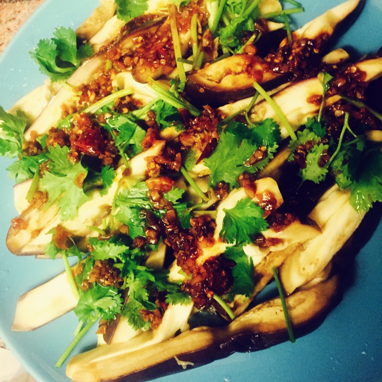 蒜泥拌蒸茄条