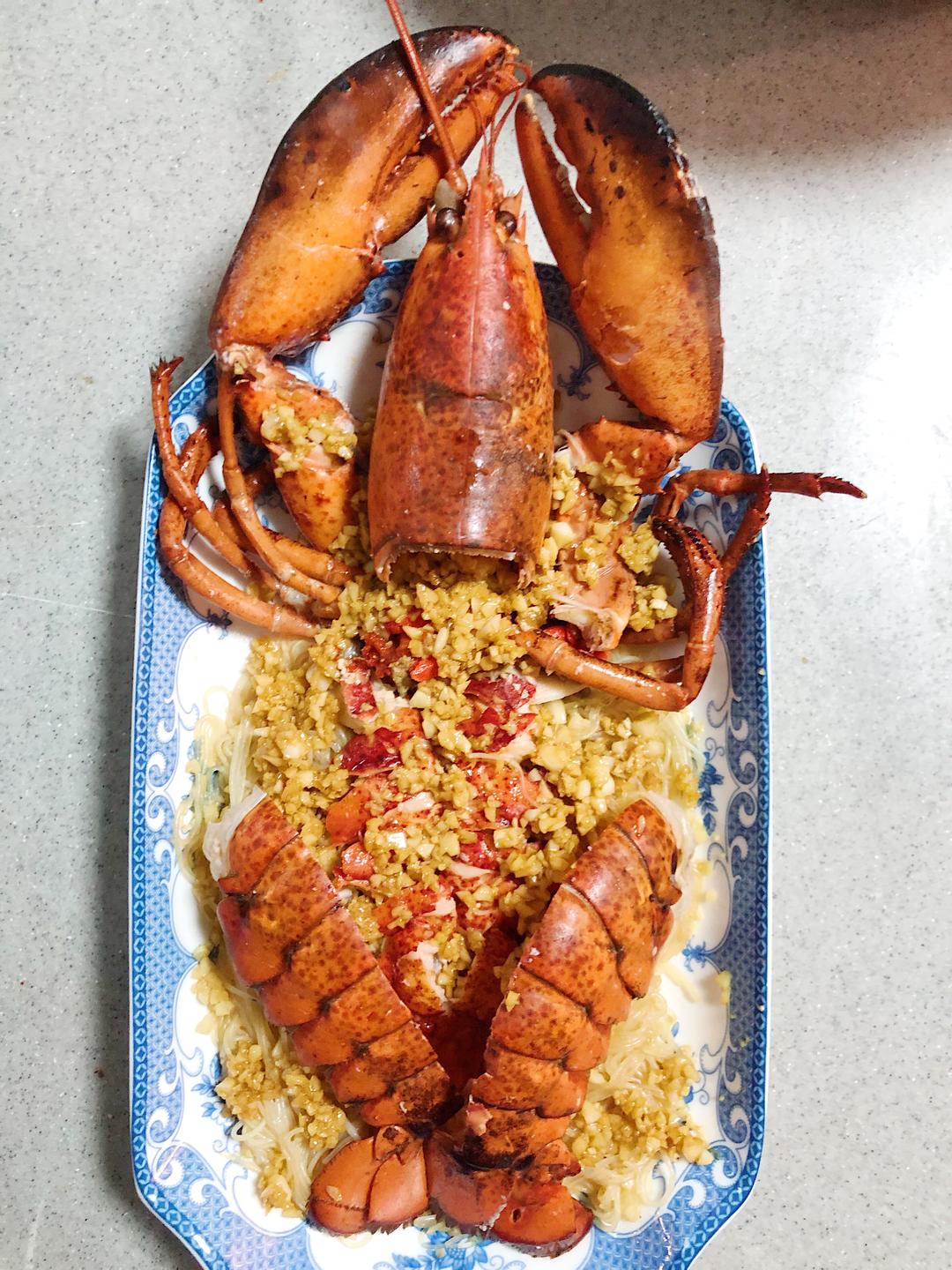 蒜茸粉丝蒸龙虾