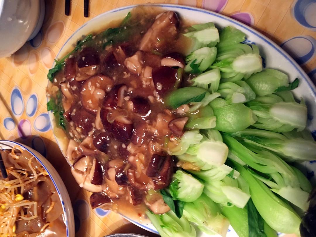 浇汁香菇青菜
