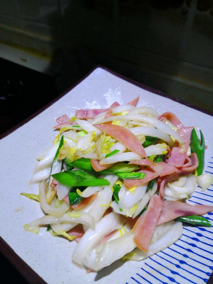 远航妈妈1做的火腿炒白菜