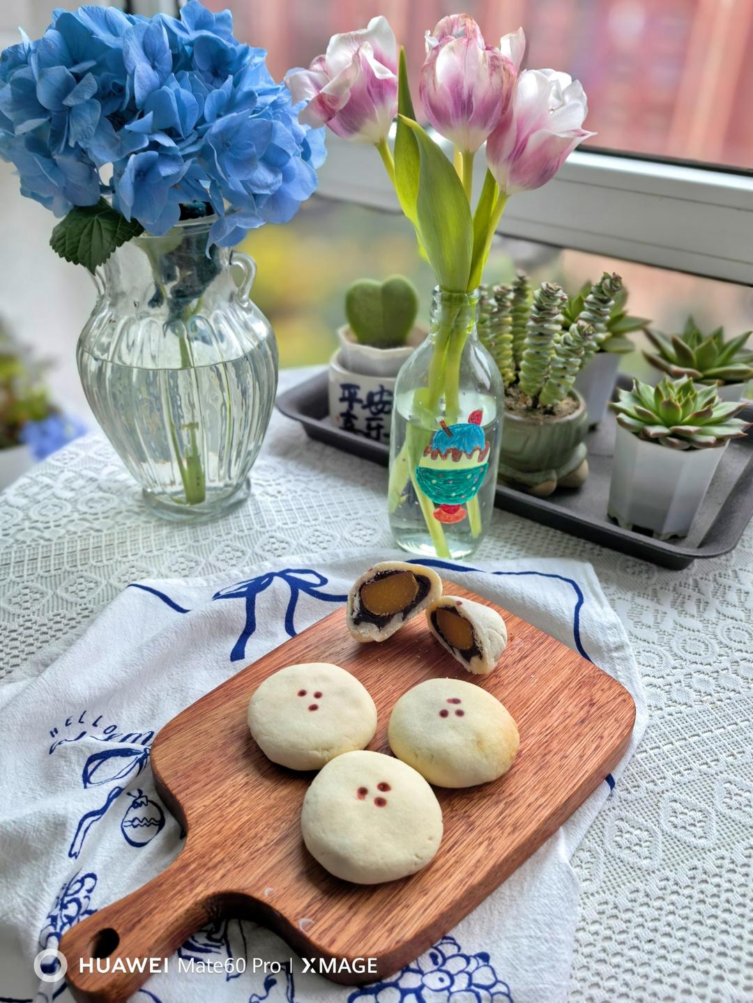 复刻天津传统中式糕点，枣泥酥月饼，咬一口酥掉渣，自制的枣泥馅