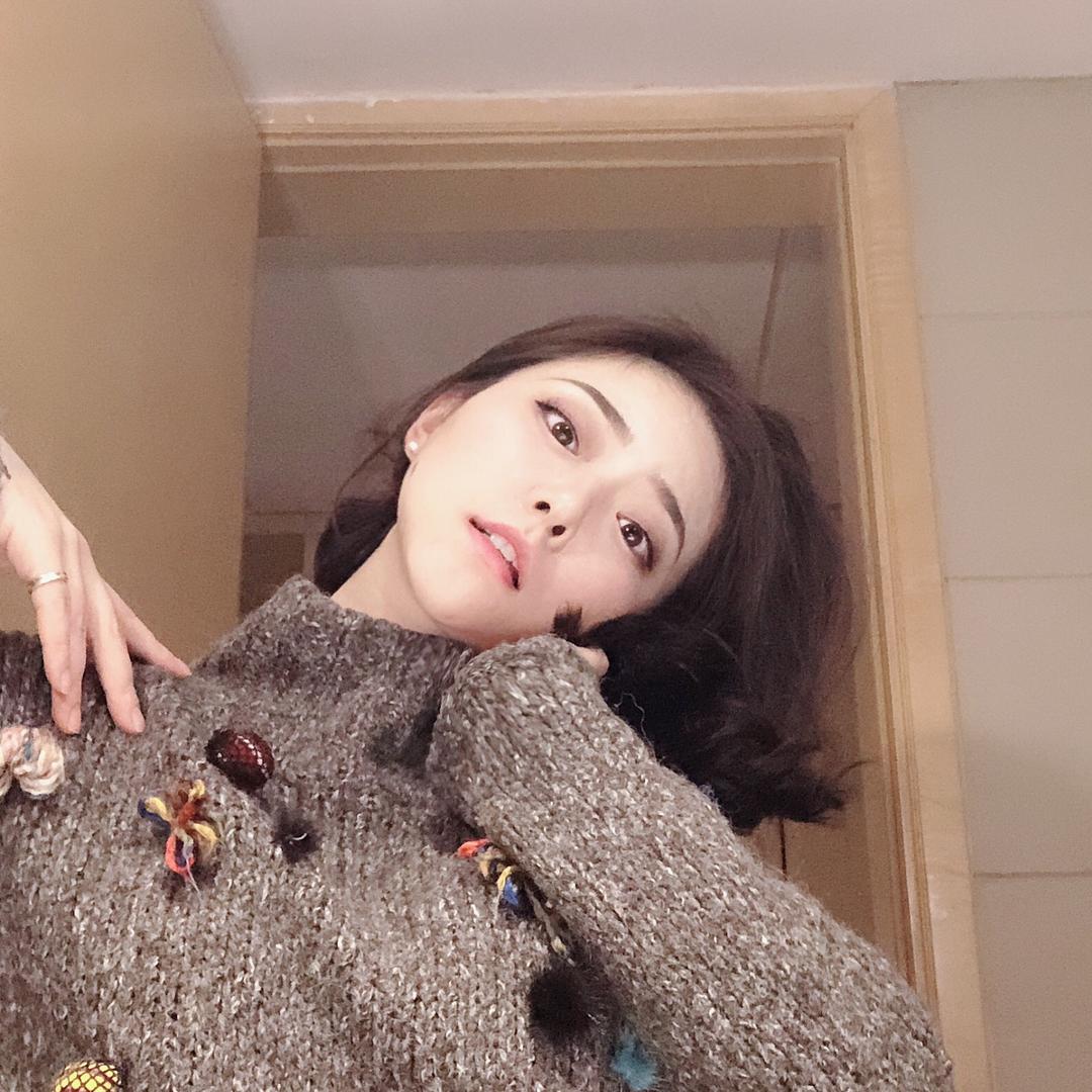 刘柳不爱玩手机