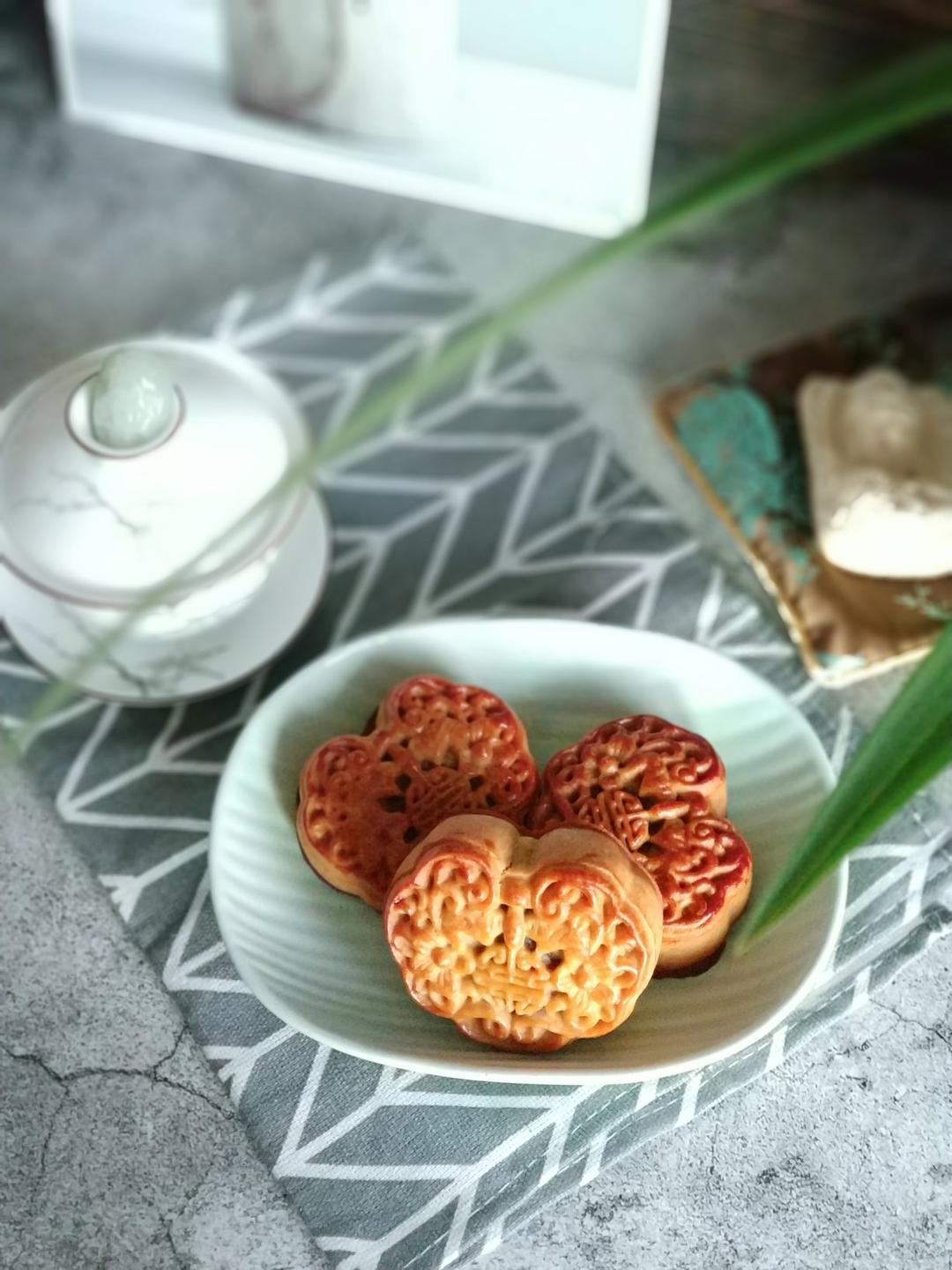 广式月饼－－蛋黄豆沙月饼